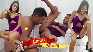 Uma enteada fofa cagando em um ass fucking doloroso: